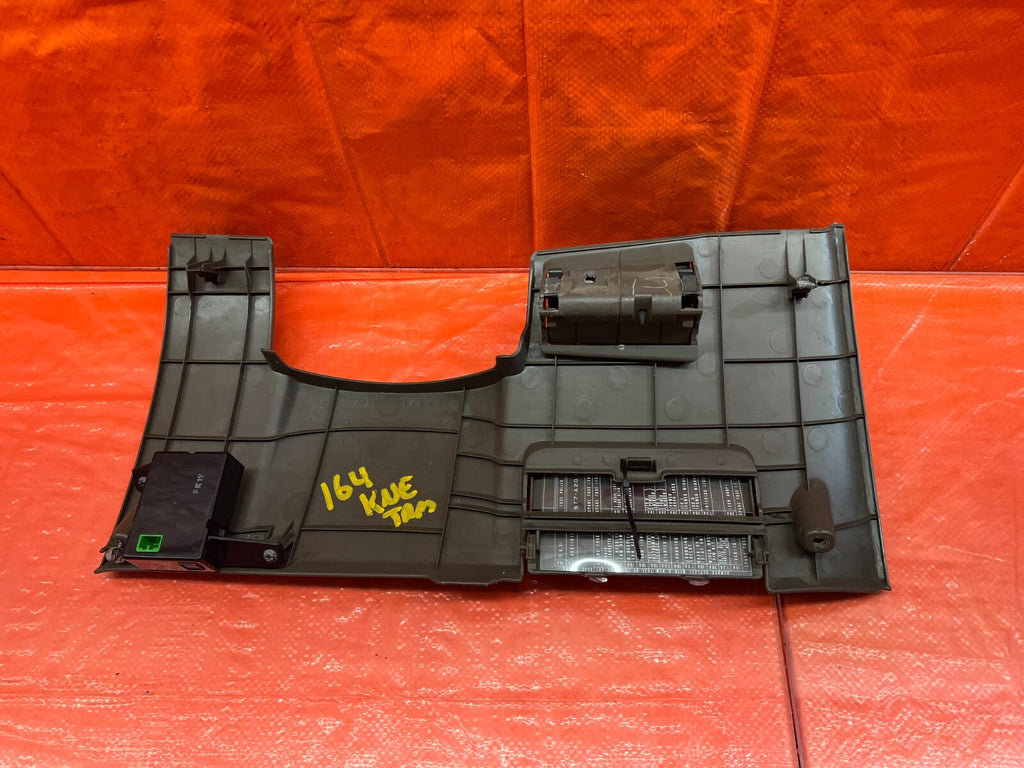 94 01 ACURA INTEGRA   KNEE TRIM UNDER STEERING COLUMN LOWER COVER   TAN OEM #1647
