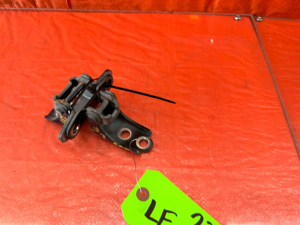 04 12 ACURA TSX   DRIVER LEFT FRONT DOOR HINGE SET UPPER LOWER   OEM #2332