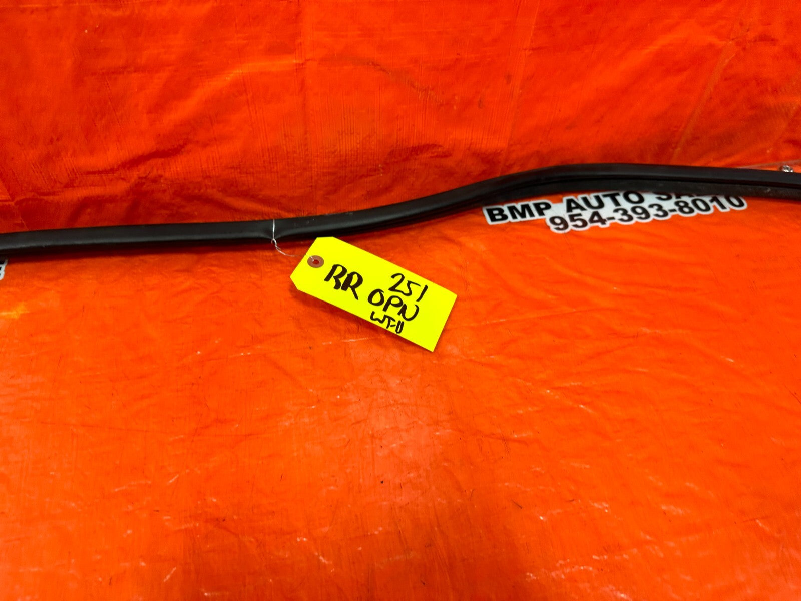 08 12 HONDA ACCORD SEDAN CHASSIS TO DOOR OPEN TRIM WEATHER STRIP RIGHT REAR 2515