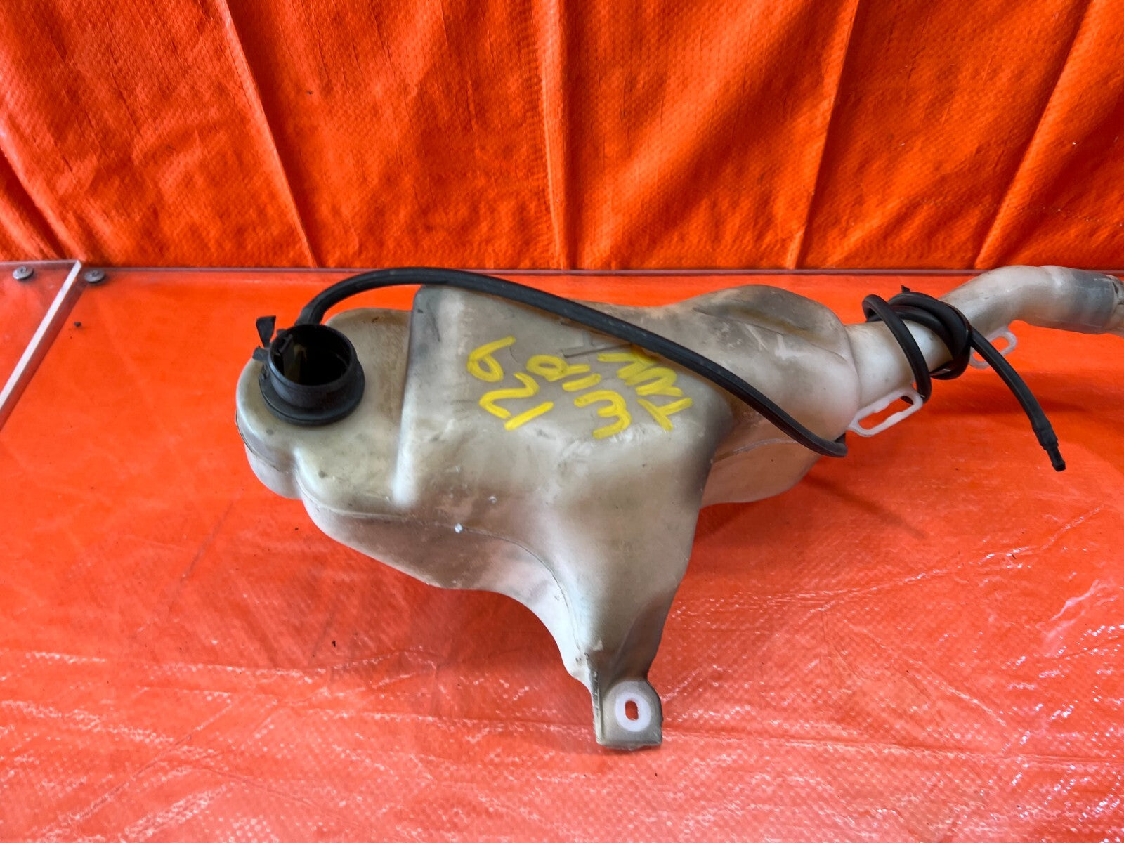 06 11 HONDA CIVIC SI COUPE WINDSHIELD WIPER RESERVOIR TANK W/ MOTOR OEM OE #1296