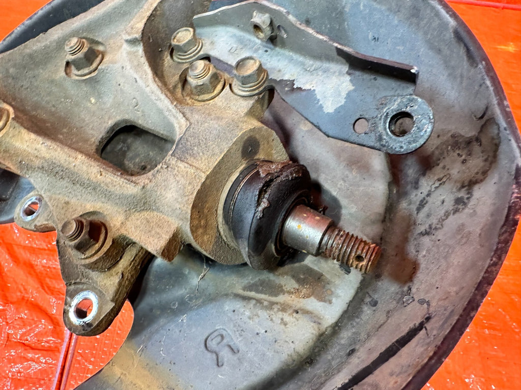 97 01 HONDA PRELUDE   PASSENGER RIGHT REAR   SPINDLE KNUCKLE HUB   OEM #2639