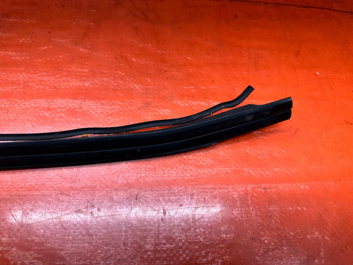 1994-2001 ACURA INTEGRA PASSENGER RIGHT WINDSHIELD PILLAR TRIM OEM #3407