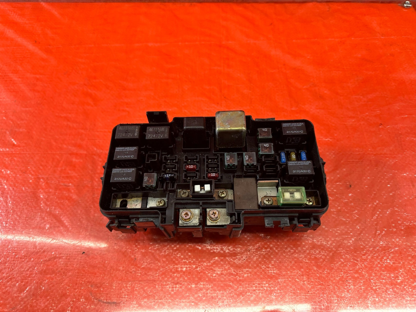 01 02 HONDA CIVIC   EXTERIOR UNDER THE HOOD ENGINE BAY FUSE BOX PANEL   OEM #D170