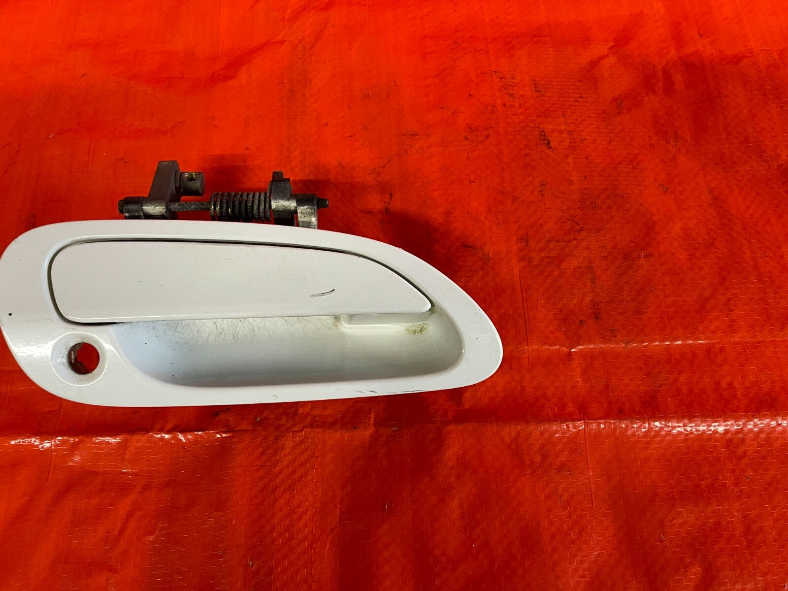 98 02 HONDA ACCORD   2D COUPE ONLY   PASSENGER RIGHT DOOR HANDLE   TAFFETA WHITE4