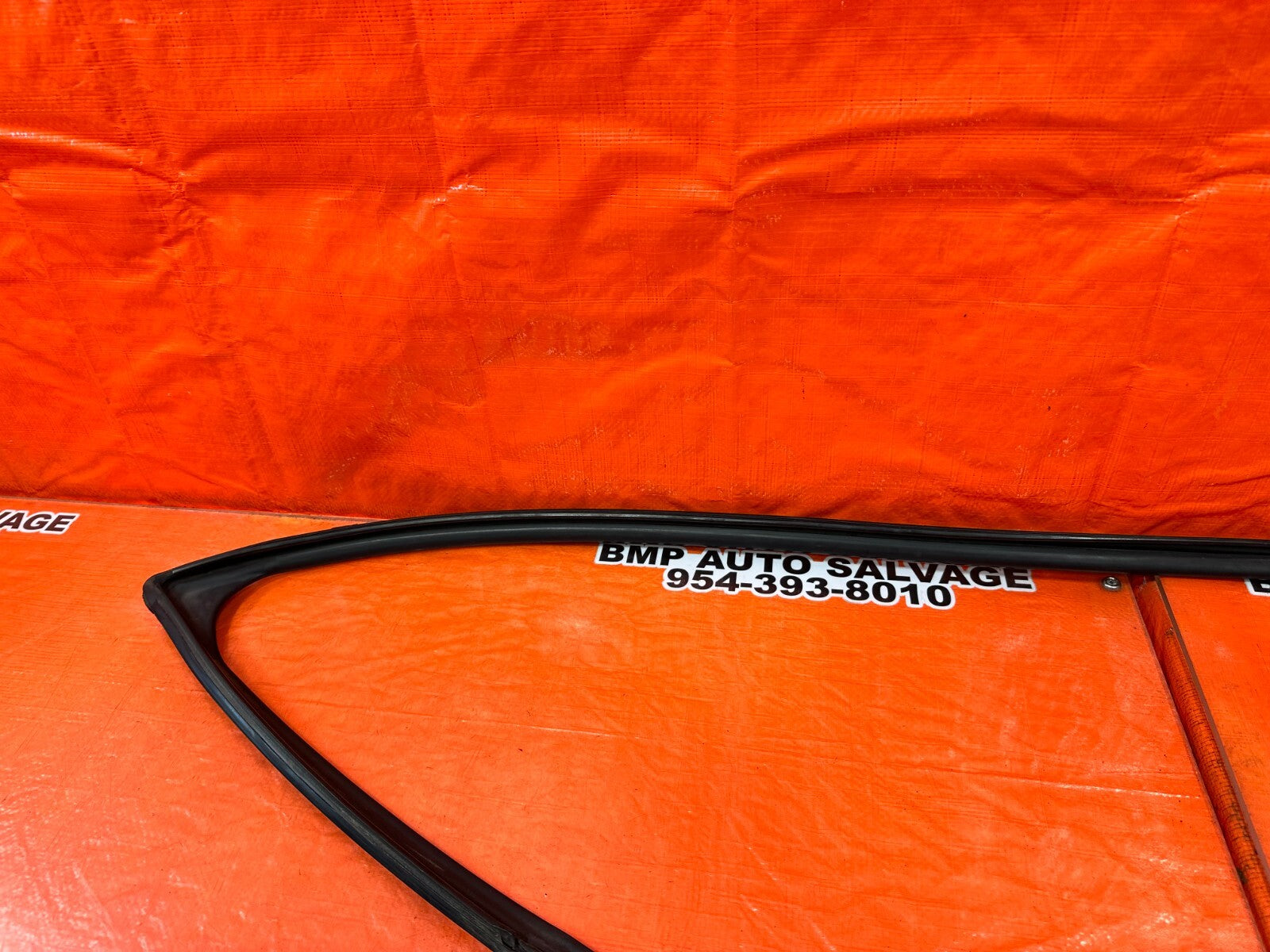 08 12 HONDA ACCORD SEDAN   RIGHT FRONT WINDOW GLASS RUN CHANNEL OEM #2513