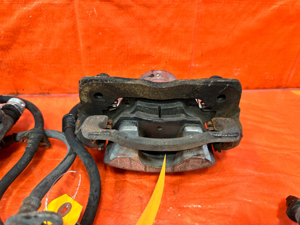 93 97 HONDA DEL SOL S SI   FRONT BRAKE CALIPERS   LEFT RIGHT CALIPER SET OEM 2945