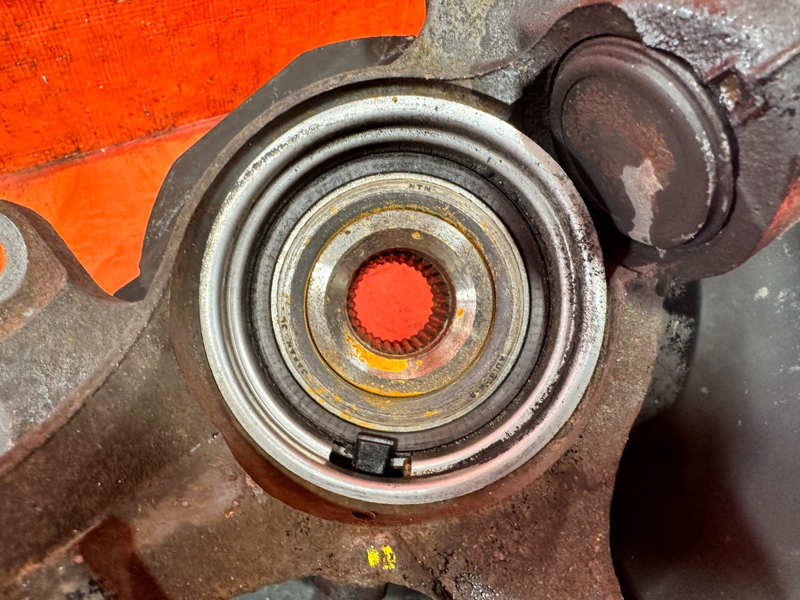 04 08 ACURA TSX   DRIVER LEFT FRONT SPINDLE KNUCKLE HUB   OEM FACTORY #30412