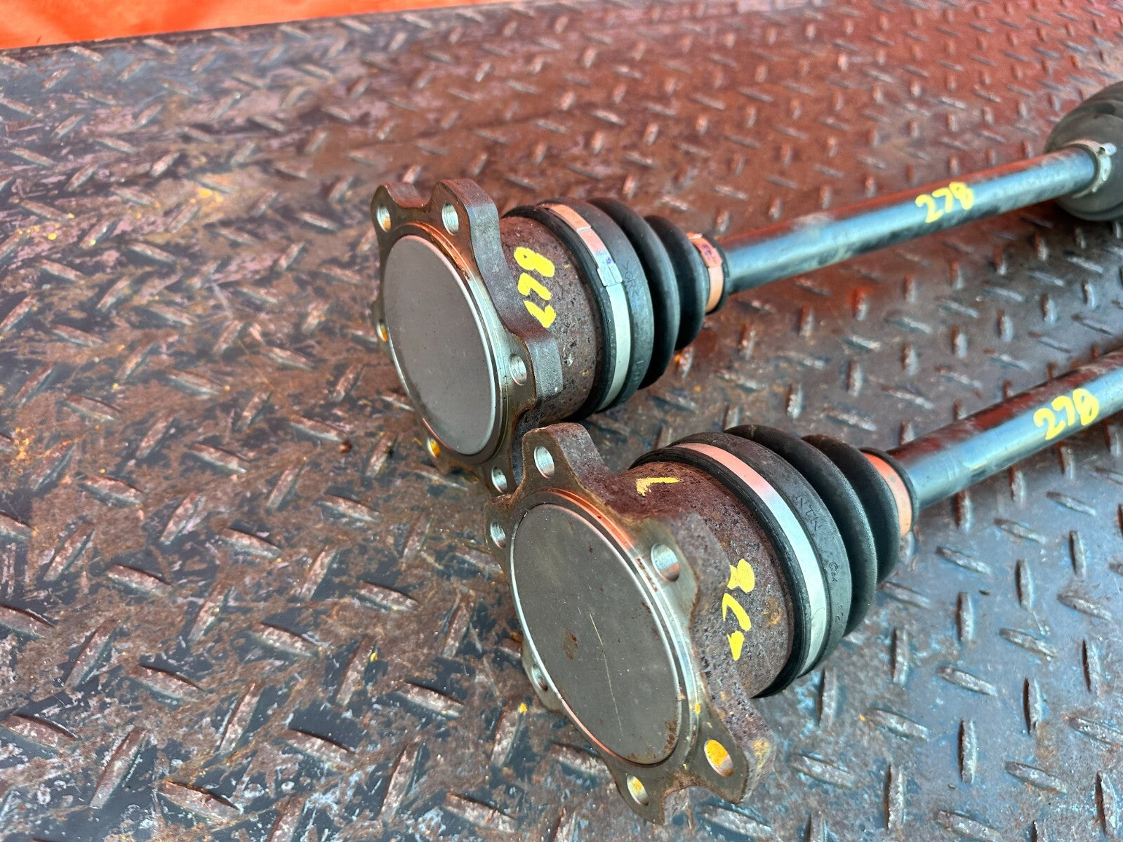 08 15 INFINITI G37 & Q60   LEFT & RIGHT   MANUAL STICK SHIFT AXLES   OEM #27810