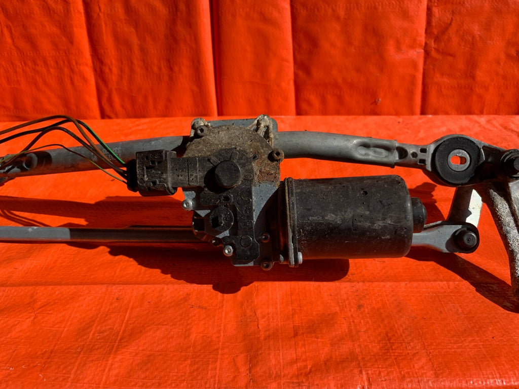 OEM 2007 BMW 335Xi 335i AWD SEDAN WINDSHIELD WIPER LINKAGE W/ MOTOR COMPLETE4