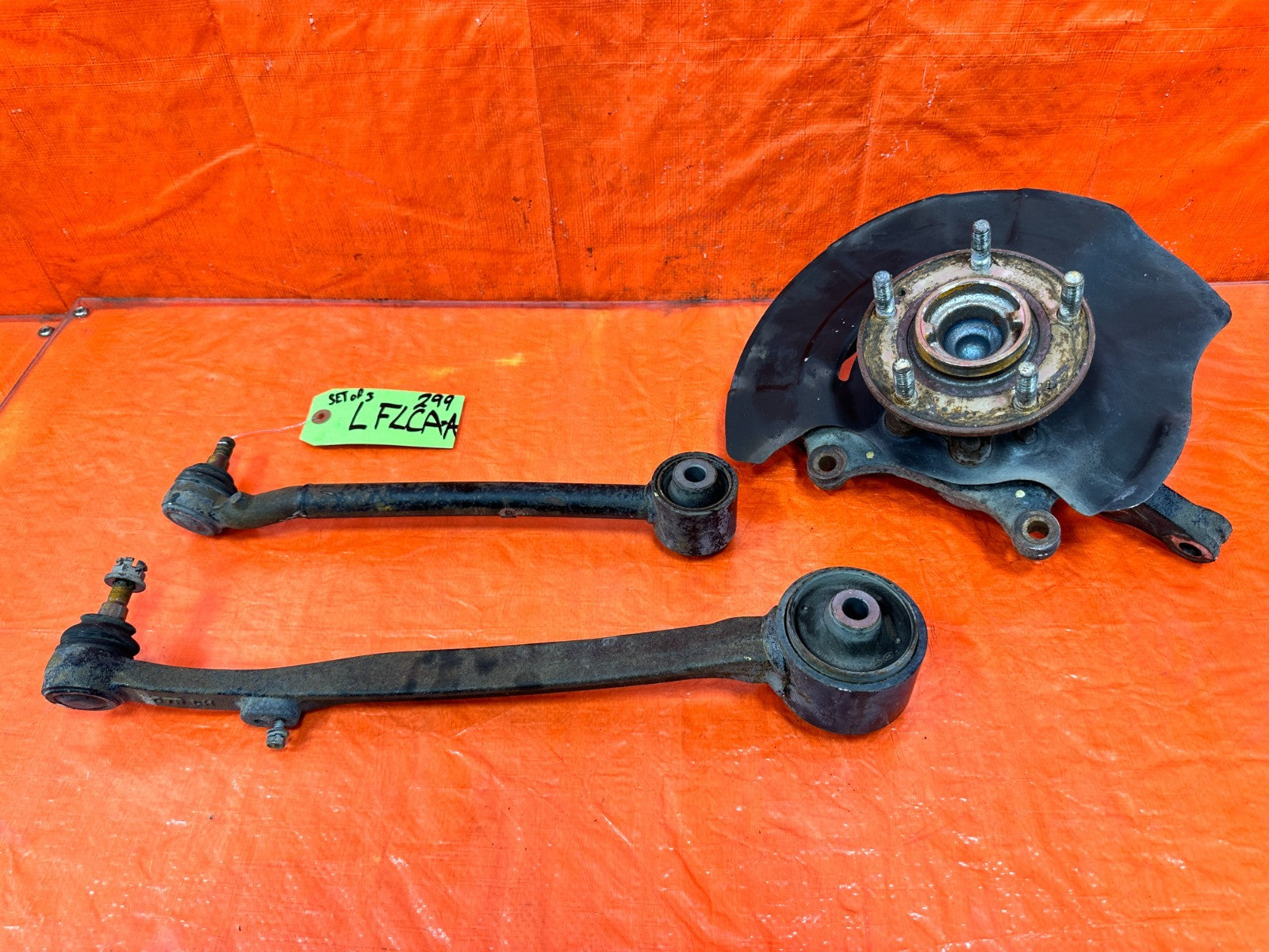 13 16 HYUNDAI GENESIS COUPE   DRIVER LEFT FRONT SPINDLE KNUCKLE AND ALL ARMS OEM0