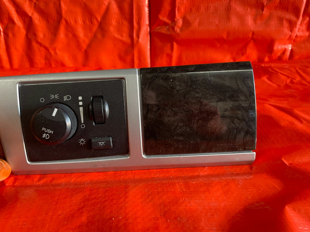 2010 10 DODGE GRAND CARAVAN   HEADLIGHT HEADLAMP SWITCH W/ TRIM   OEM OE2