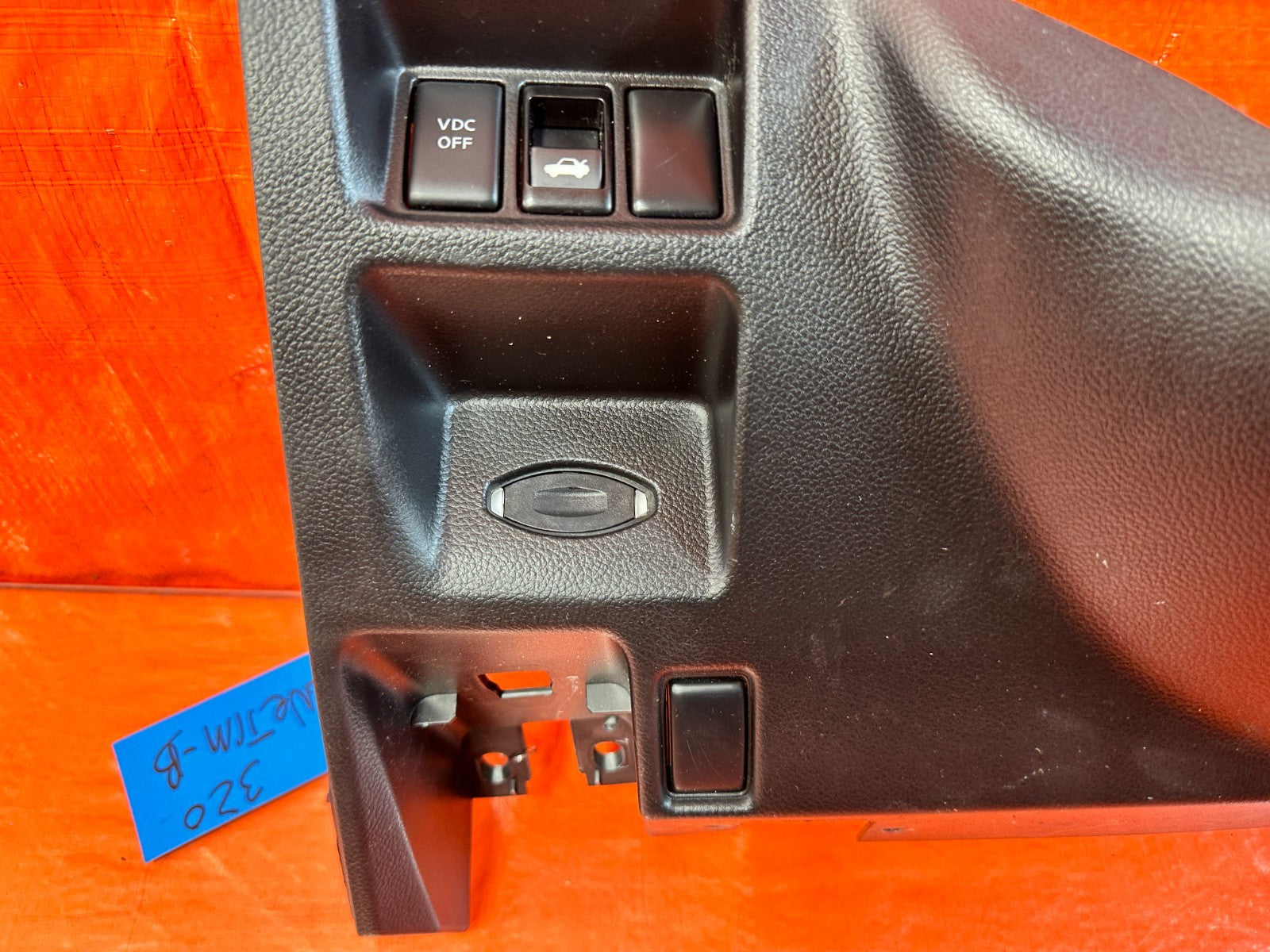 08 13 INFINITI G37 COUPE 2D   KNEE TRIM UNDER STEERING COLUMN LOWER COVER 3206