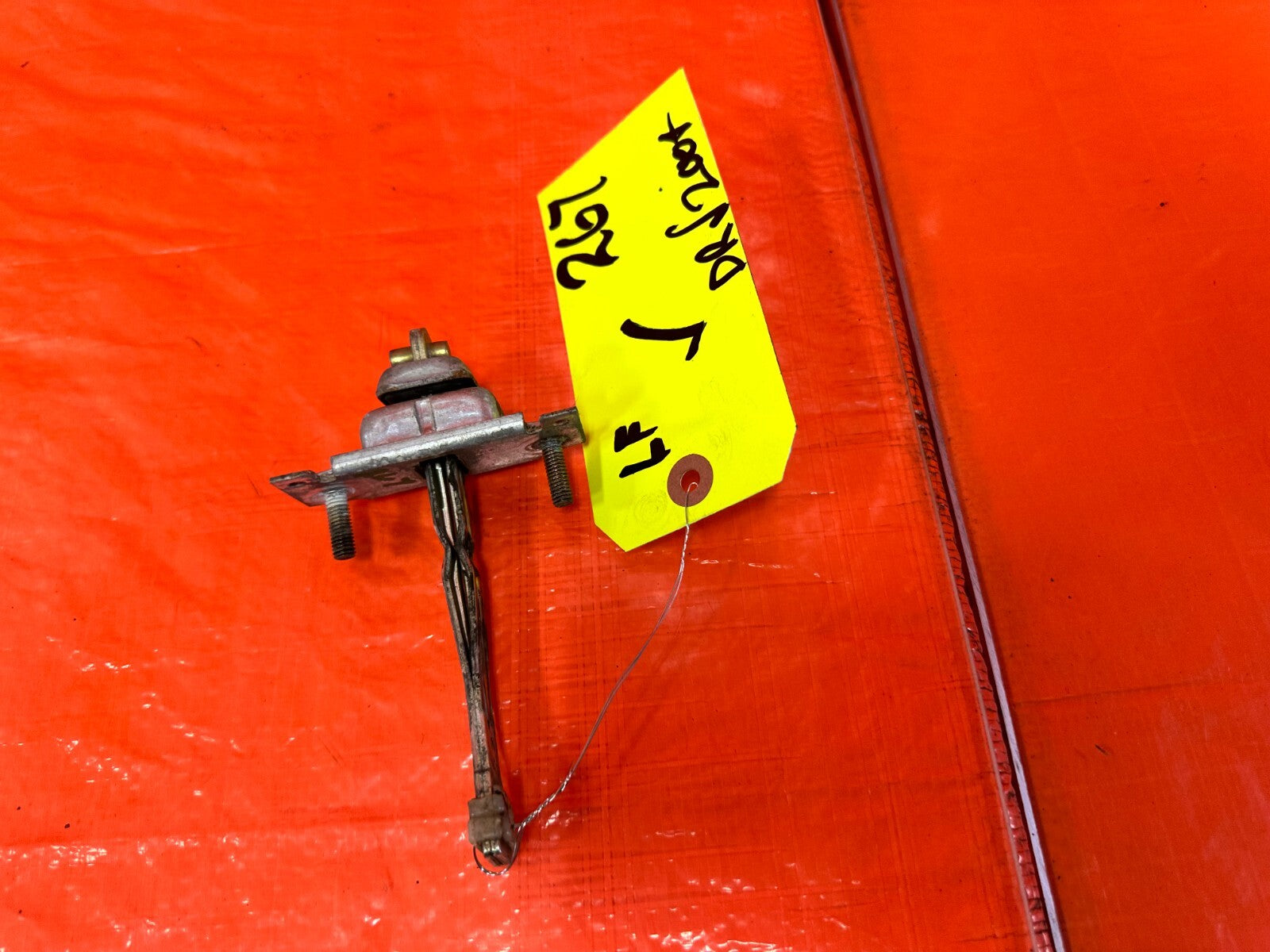 90 93 MAZDA MX 5 MIATA DRIVER LEFT FRONT DOOR CHECKER HINGE ARM STOPPER OEM #2676