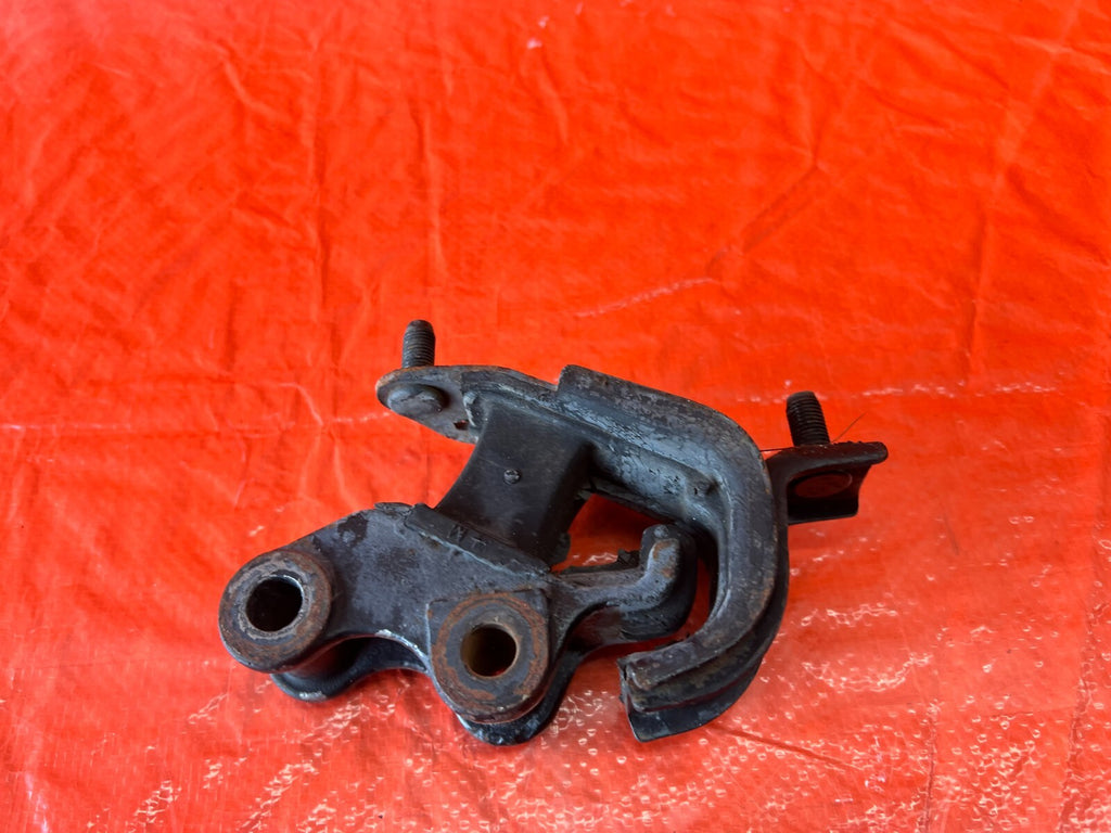 04 08 ACURA TSX   K24A2 MANUAL   TRANSMISSION RUBBER MOUNT   OEM FACTORY #1564