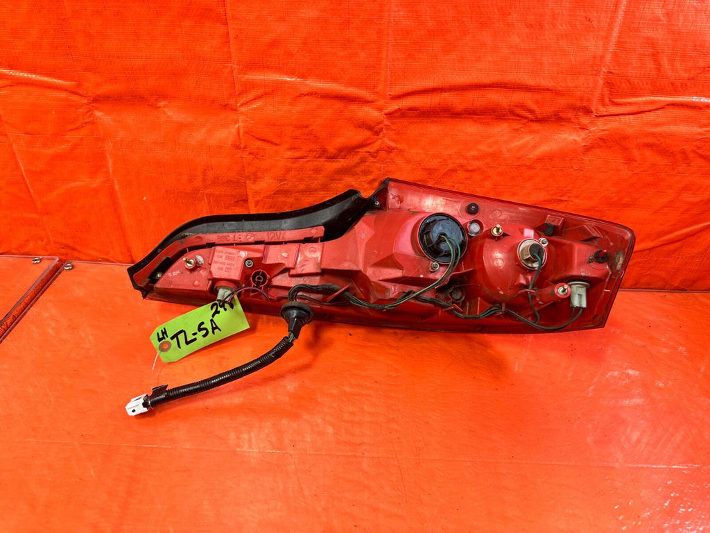 03 05 INFINITI G35 COUPE   DRIVER LEFT   TAIL LIGHT LAMP   OEM FACTORY #2986