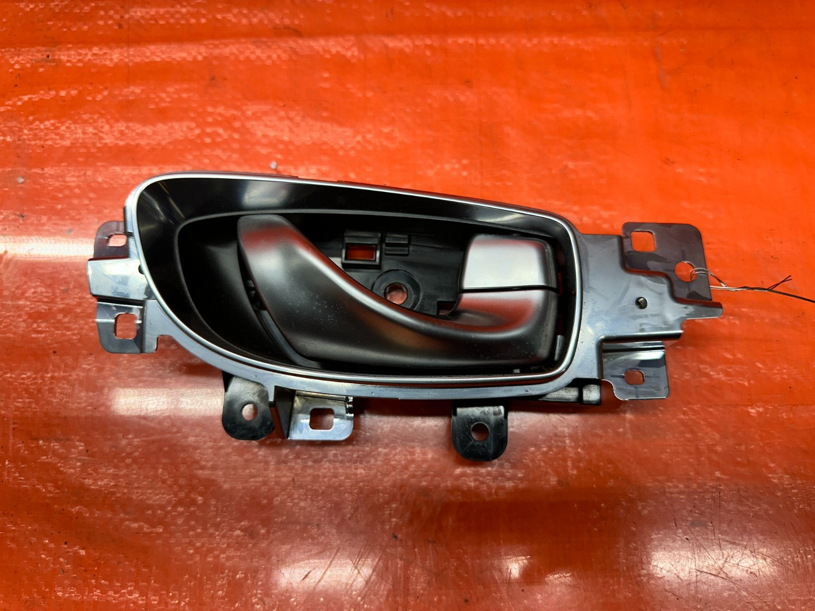 16 23 INFINITI Q60 RIGHT PASSENGER SIDE INTERIOR DOOR HANDLE OEM FACTORY4