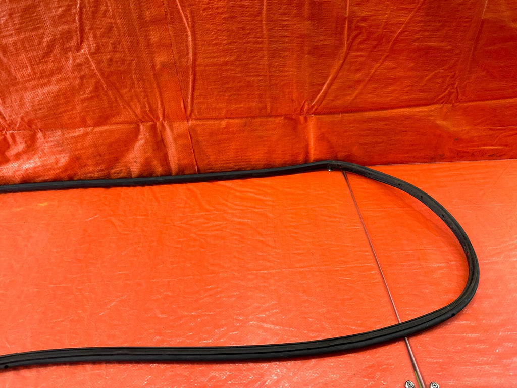 92 95 HONDA CIVIC COUPE HATCH PASSENGER RIGHT WEATHER STRIP   OEM #2362