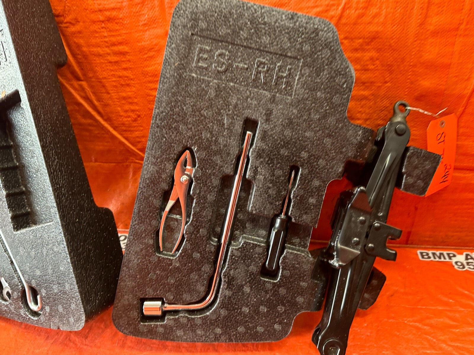 07 12 LEXUS ES350   SPARE TIRE TOOL KIT   JACK LUG NUT WRENCH SWIVEL   OEM #2449