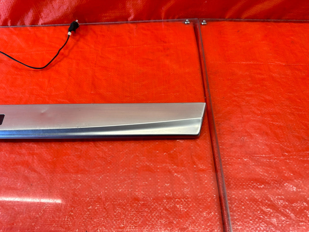 08 15 INFINITI G37 & Q60 COUPE PASSENGER RIGHT ILLUMINATING SCUFF PLATE OEM #1884