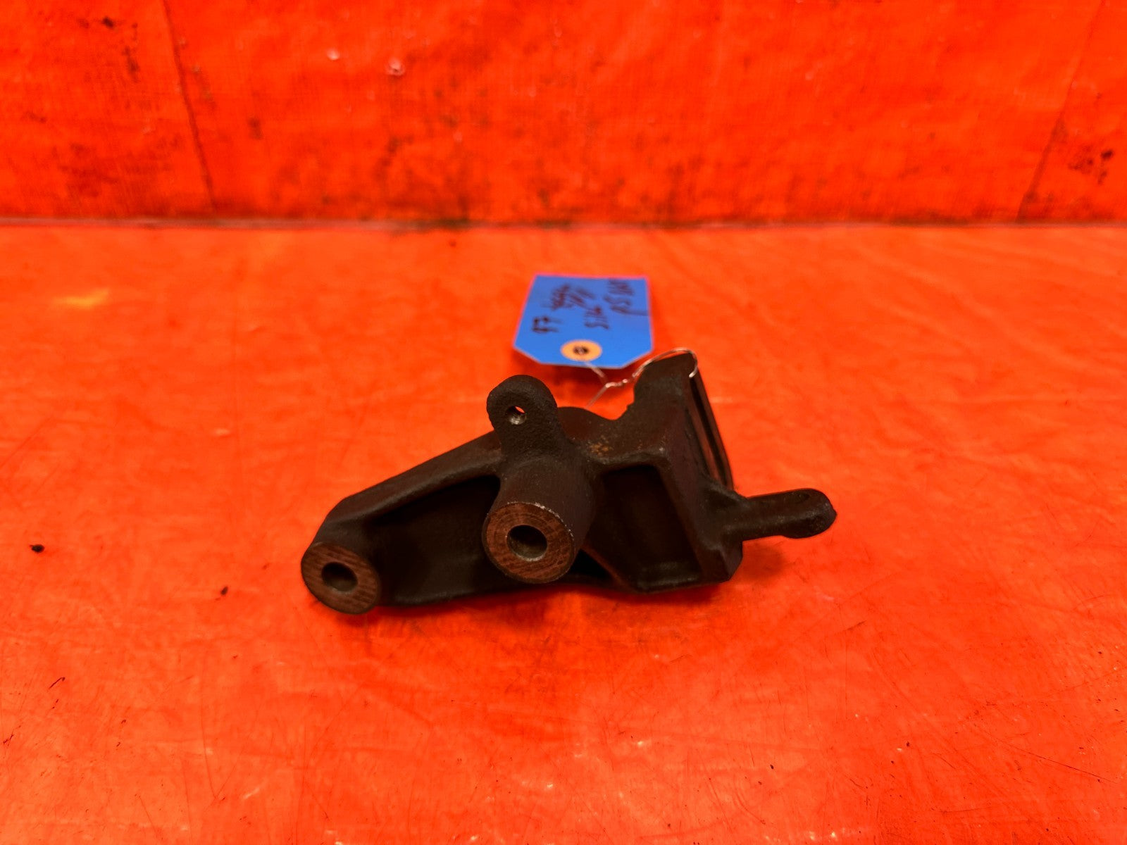 94 01 ACURA INTEGRA   NON VTEC B18B1   POWER STEERING BRACKET   OEM 309 11