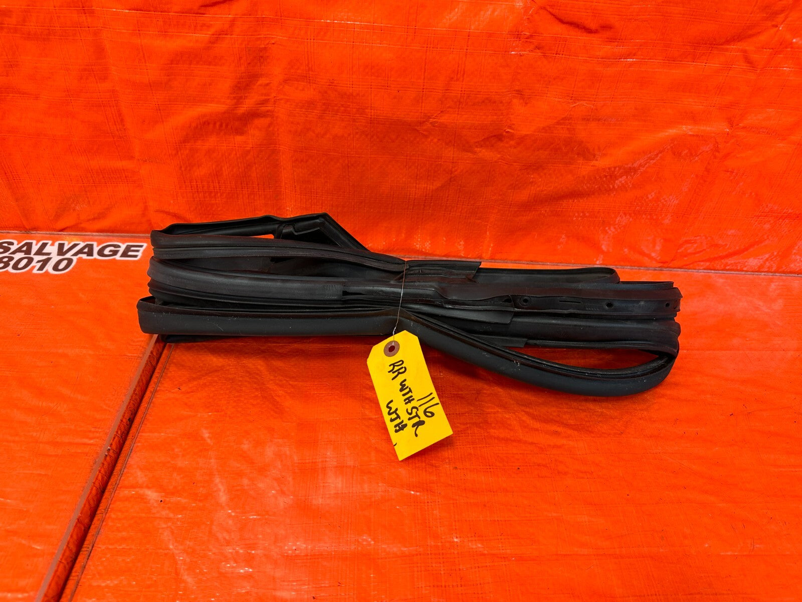 2010 10 INFINITI FX35 PASSENGER RIGHT REAR DOOR WEATHER STRIP RUBBER GASKET OEM0