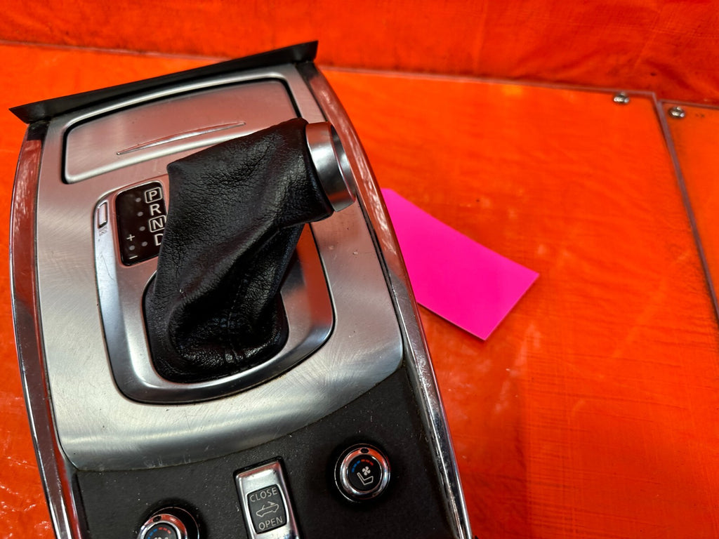 09 13 INFINITI G37 CONVERTIBLE   AUTOMATIC SHIFTER CONSOLE COMPLETE   OEM #2784