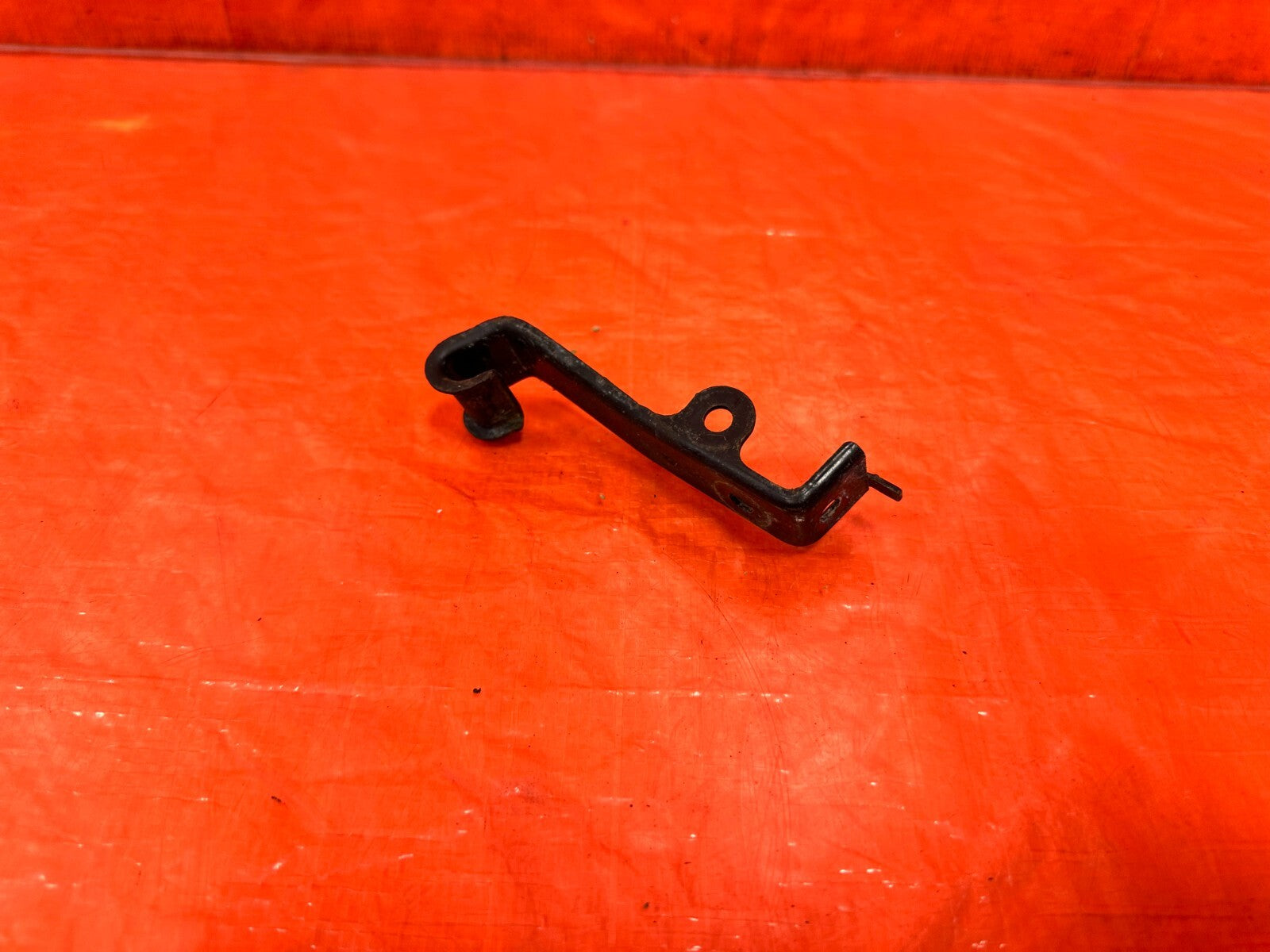 94 01 ACURA INTEGRA   CHASSIS MOUNTED THROTTLE CABLE BRACKET   OEM #2740