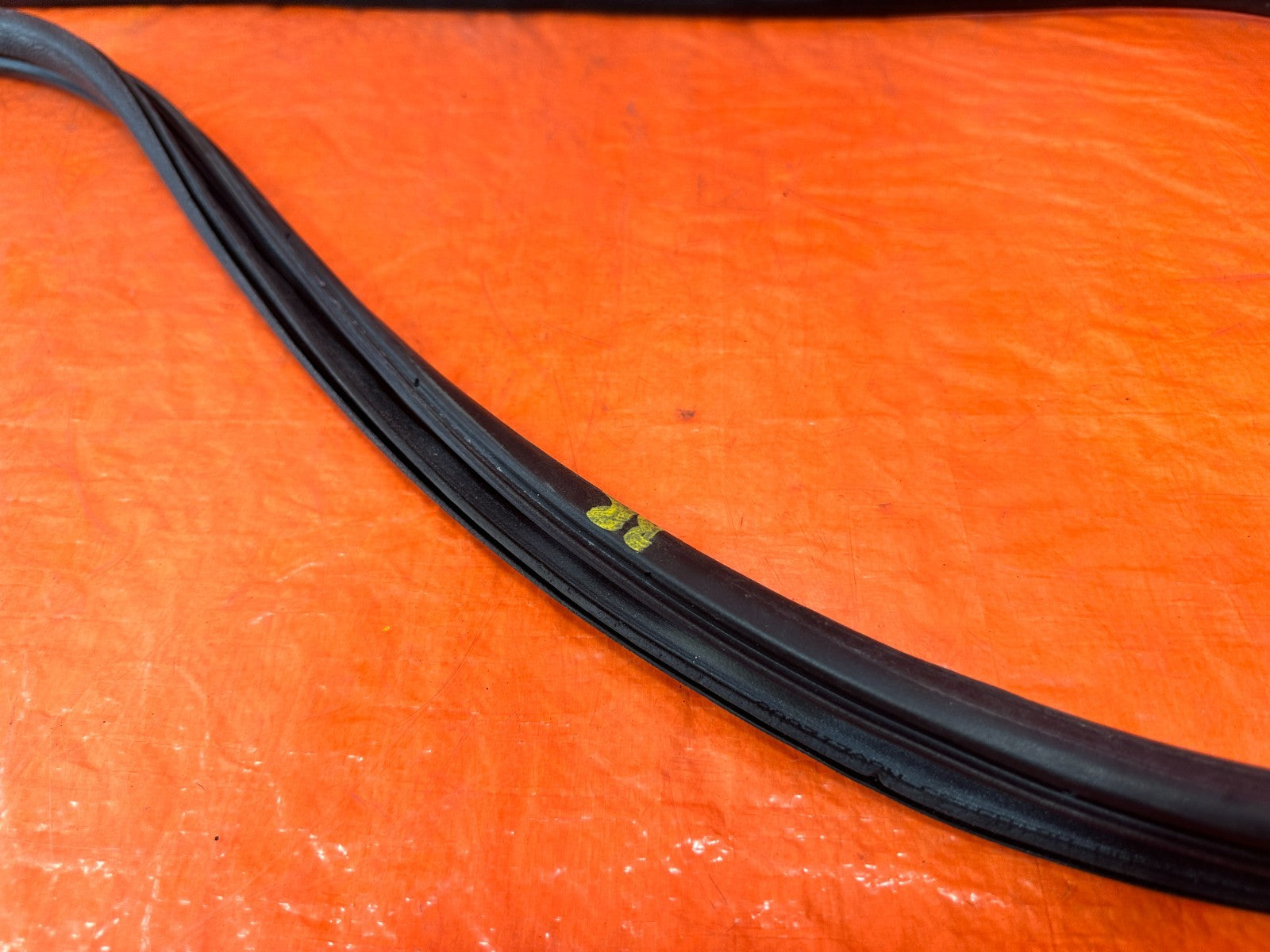 06 11 CIVIC 4D SEDAN   PASSENGER RIGHT REAR DOOR TO CHASSIS OPEN TRIM   OEM #3071