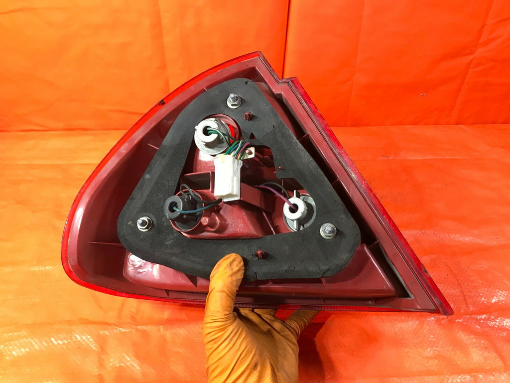 OEM 1997 1998 97 98 MITSUBISHI MIRAGE PASSENGER RIGHT OUTER TAIL LIGHT LAMP R RH5