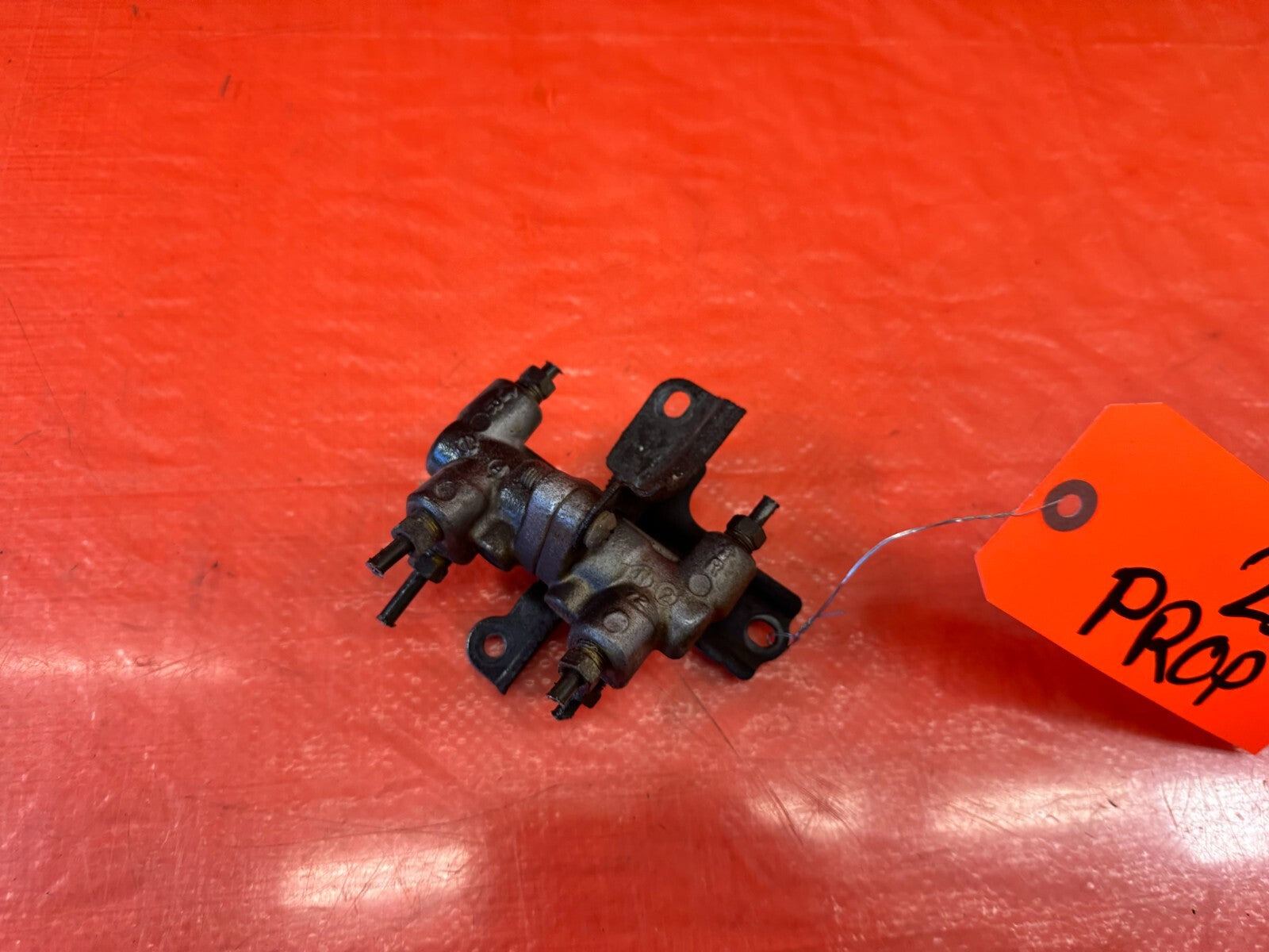 92 95 HONDA CIVIC SI REAR DISC BRAKE PROPORTIONING VALVE 4040 40/40 PROP VALVE4