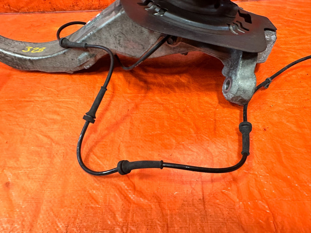 08 15 INFINITI G37 Q60   PASSENGER RIGHT FRONT SPINDLE KNUCKLE HUB   OEM #3285