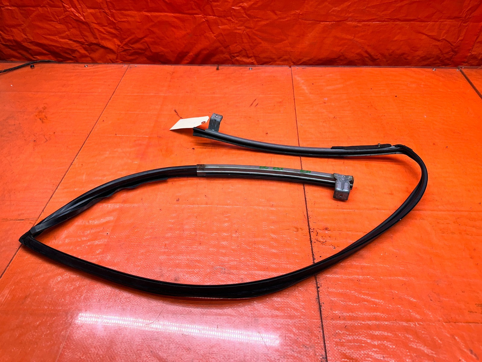 02 06 ACURA RSX RIGHT PASSENGER DOOR WINDOW RUN CHANNEL SEAL OEM #06RSX13
