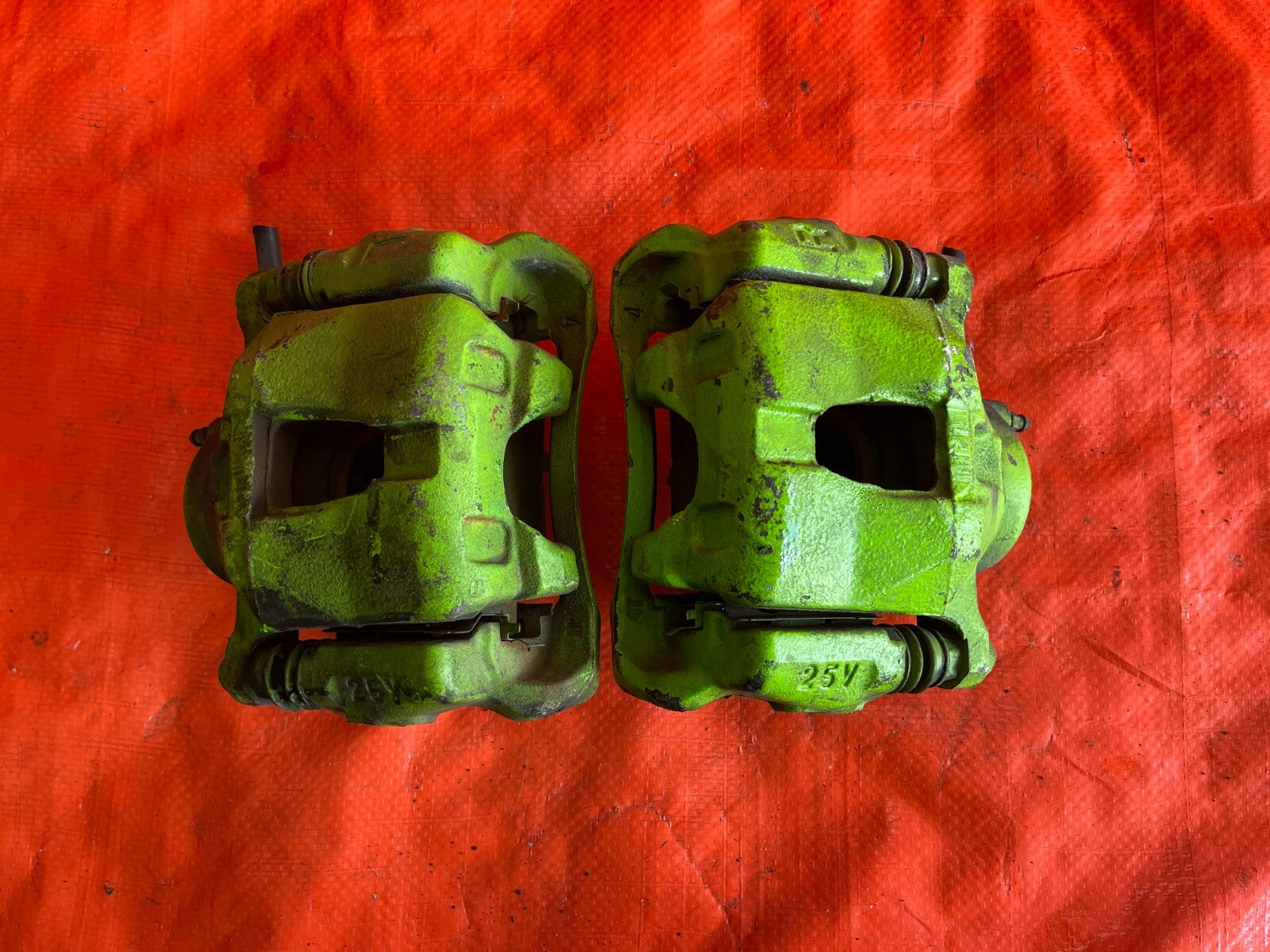 05 10 SCION TC   FRONT   BRAKE CALIPER SET   CALIPERS   LEFT RIGHT   OEM FACTORY0