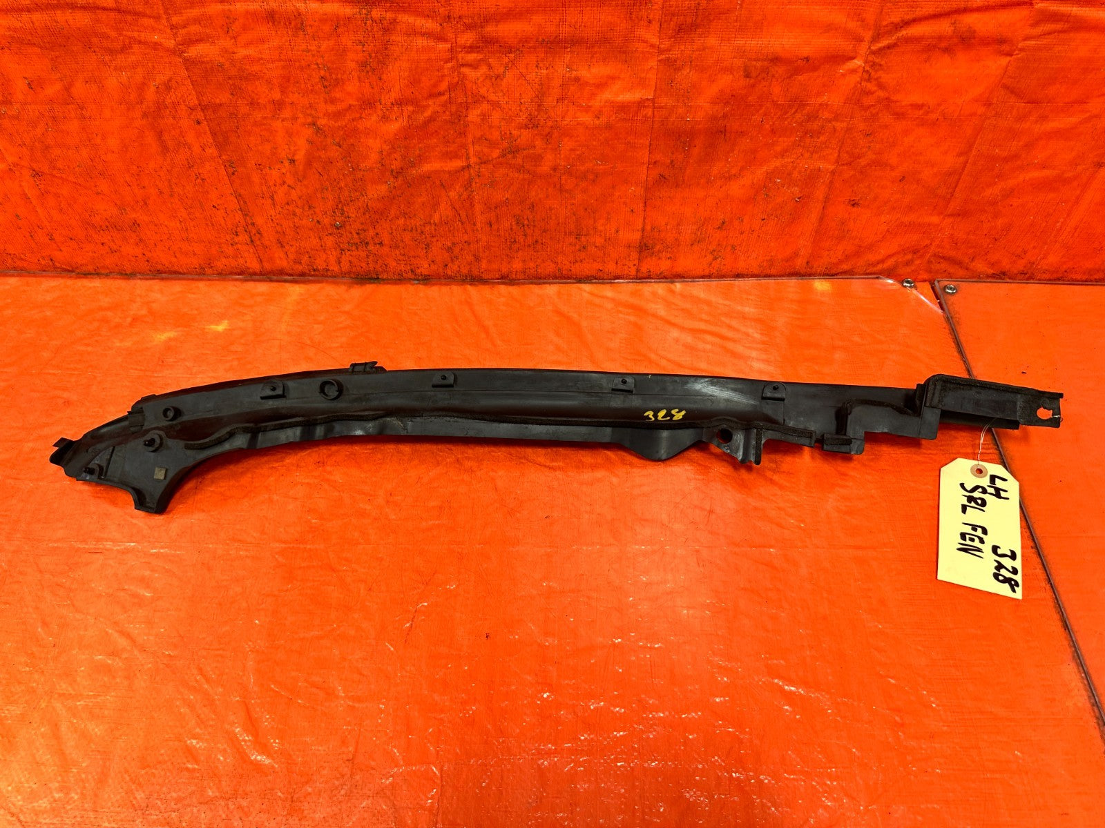 08 15 INFINITI G37 & Q60 COUPE   ENGINE BAY UNDER THE HOOD LEFT FENDER SEAL 32813