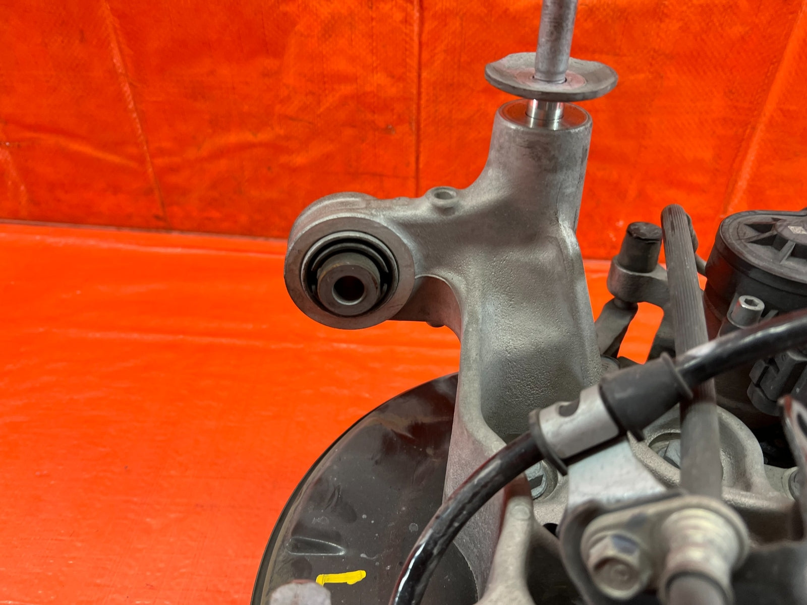 18 21 HONDA ACCORD LEFT REAR SPINDLE KNUCKLE HUB W/ ELECTRONIC CALIPER OEM #18411