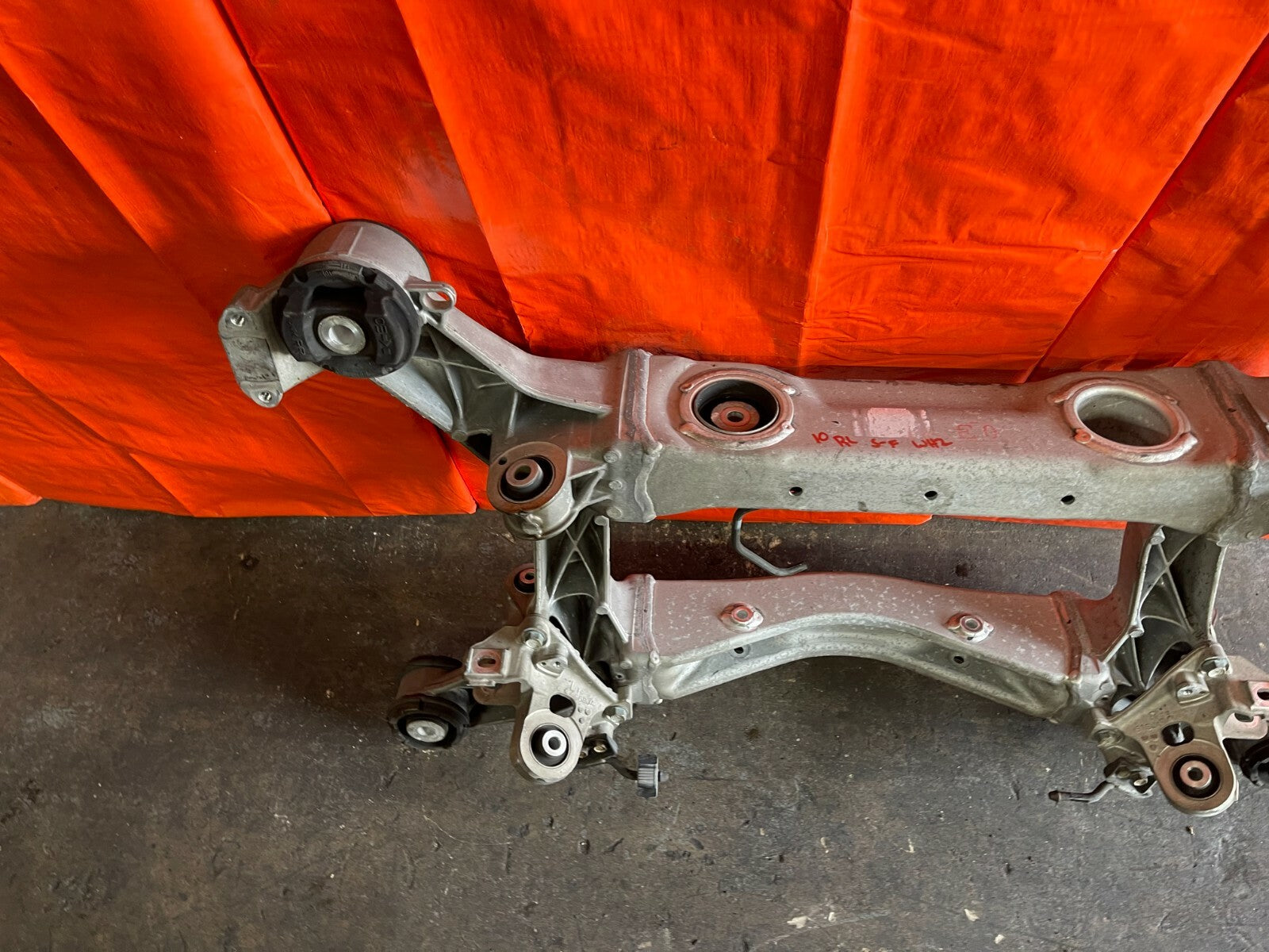 09 12 ACURA RL   REAR   CROSS MEMBER K FRAME SUB FRAME CRADLE   50300 SJA E02 6