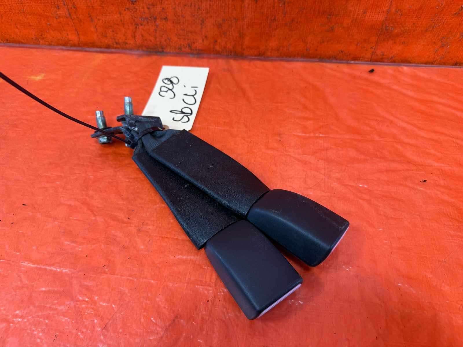 08 15 INFINITI G37 & Q60 COUPE   LEFT RIGHT REAR REAR SEAT BELT BUCKLE CLIP 3280