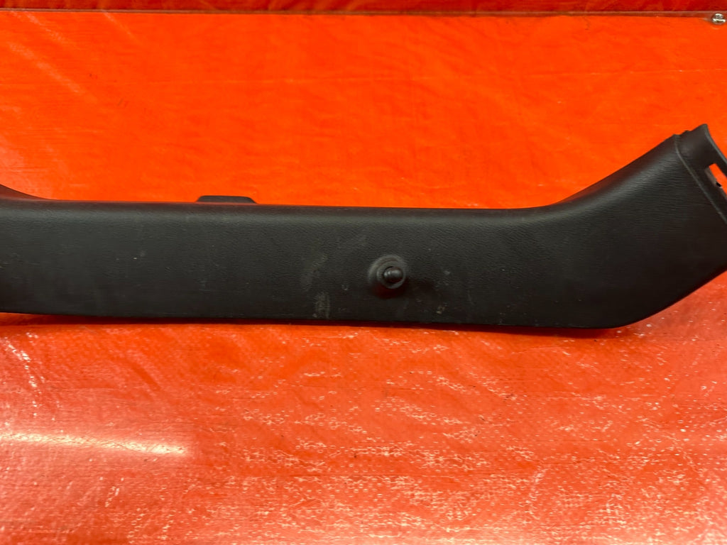 02 05 HONDA CIVIC SI EP3 HATCHBACK   LEFT TAIL LIGHT LAMP TRIM PLASTIC OEM #2166