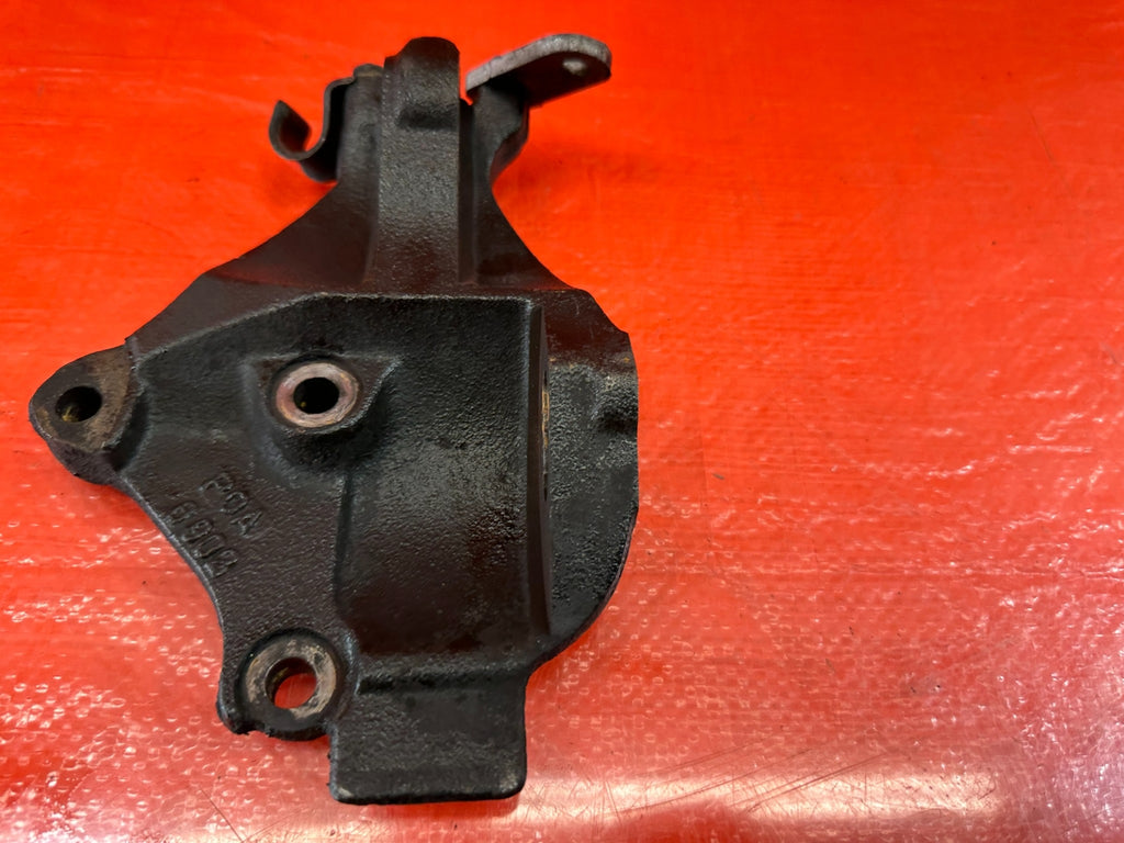 95 98 HONDA ODYSSEY   POWER STEERING BRACKET   OEM FACTORY #1935