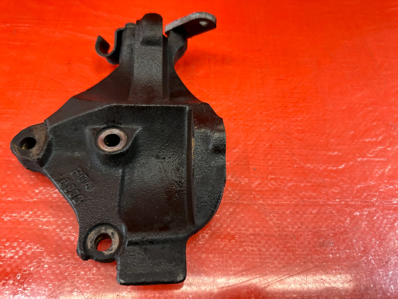 95 98 HONDA ODYSSEY   POWER STEERING BRACKET   OEM FACTORY #1935