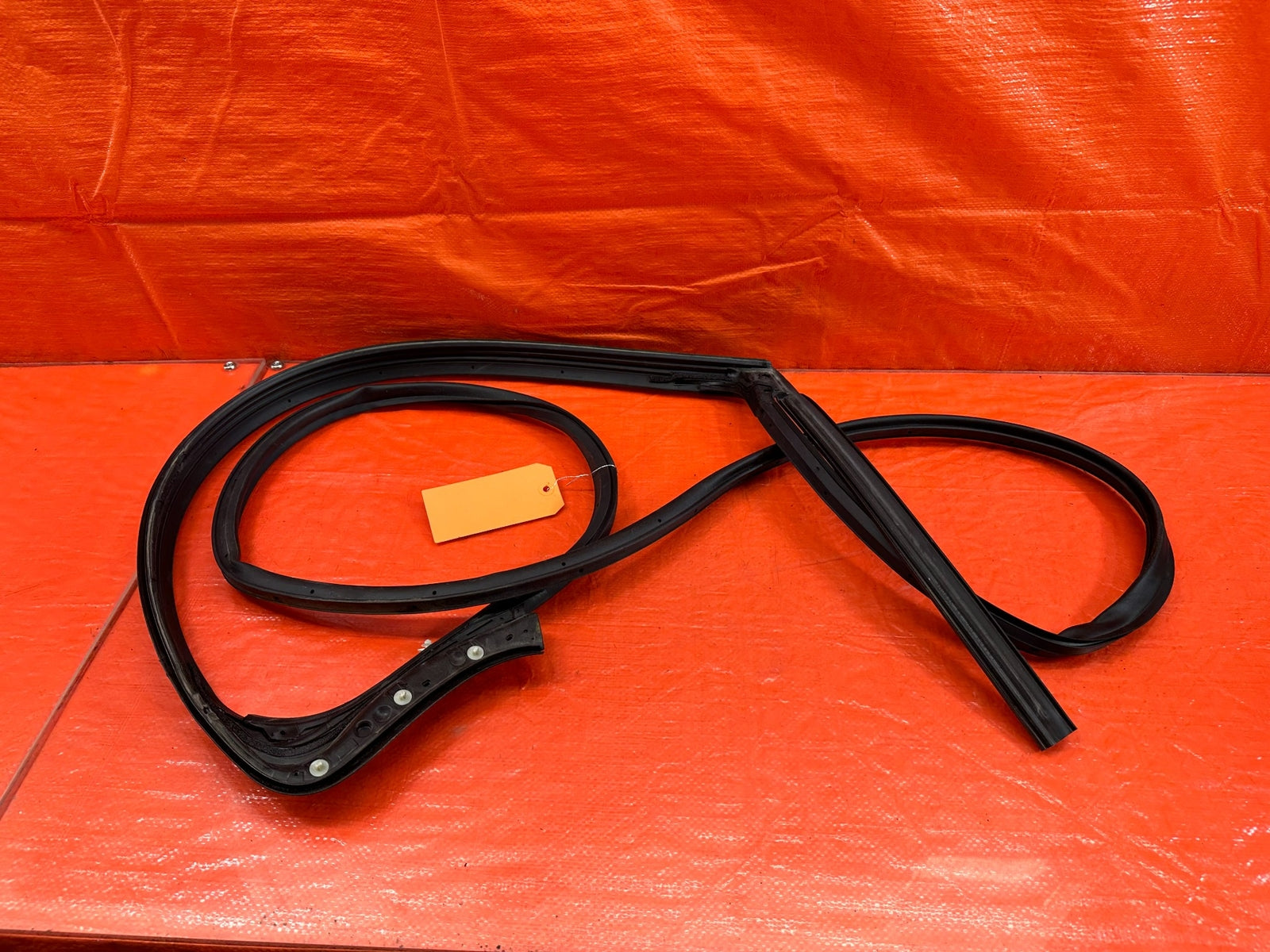 14 20 INFINITI Q50   PASSENGER RIGHT REAR DOOR WEATHER STRIP RUBBER SEAL OEM 21510