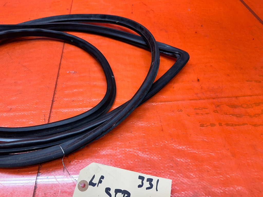 94 01 ACURA INTEGRA 2D LEFT DRIVER DOOR CHASSIS WEATHERSTRIP SEAL OEM #3314