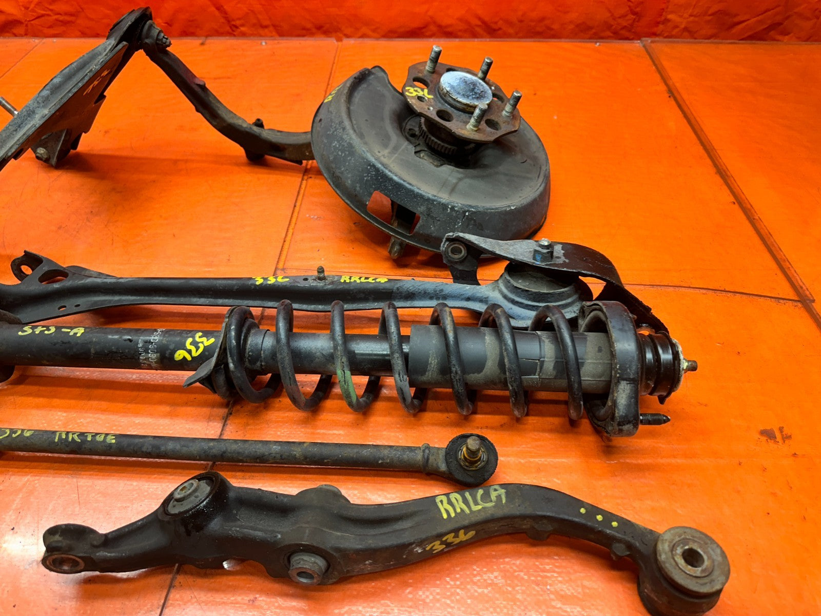 97 01 HONDA PRELUDE 2.2L LEFT DRIVER REAR KNUCKLE SPINDLE CONTROL ARMS OEM #33618