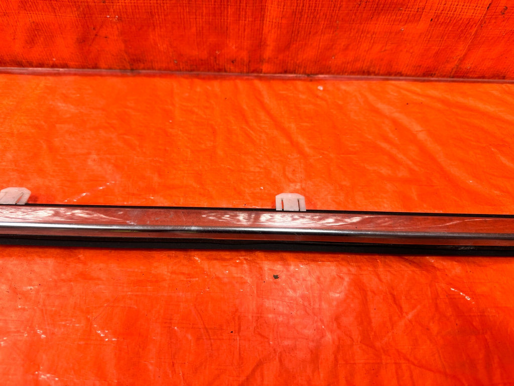 09 14 ACURA TSX   RIGHT FRONT EXTERIOR WINDOW GLASS TRIM BELT MOLDING   OEM #2794
