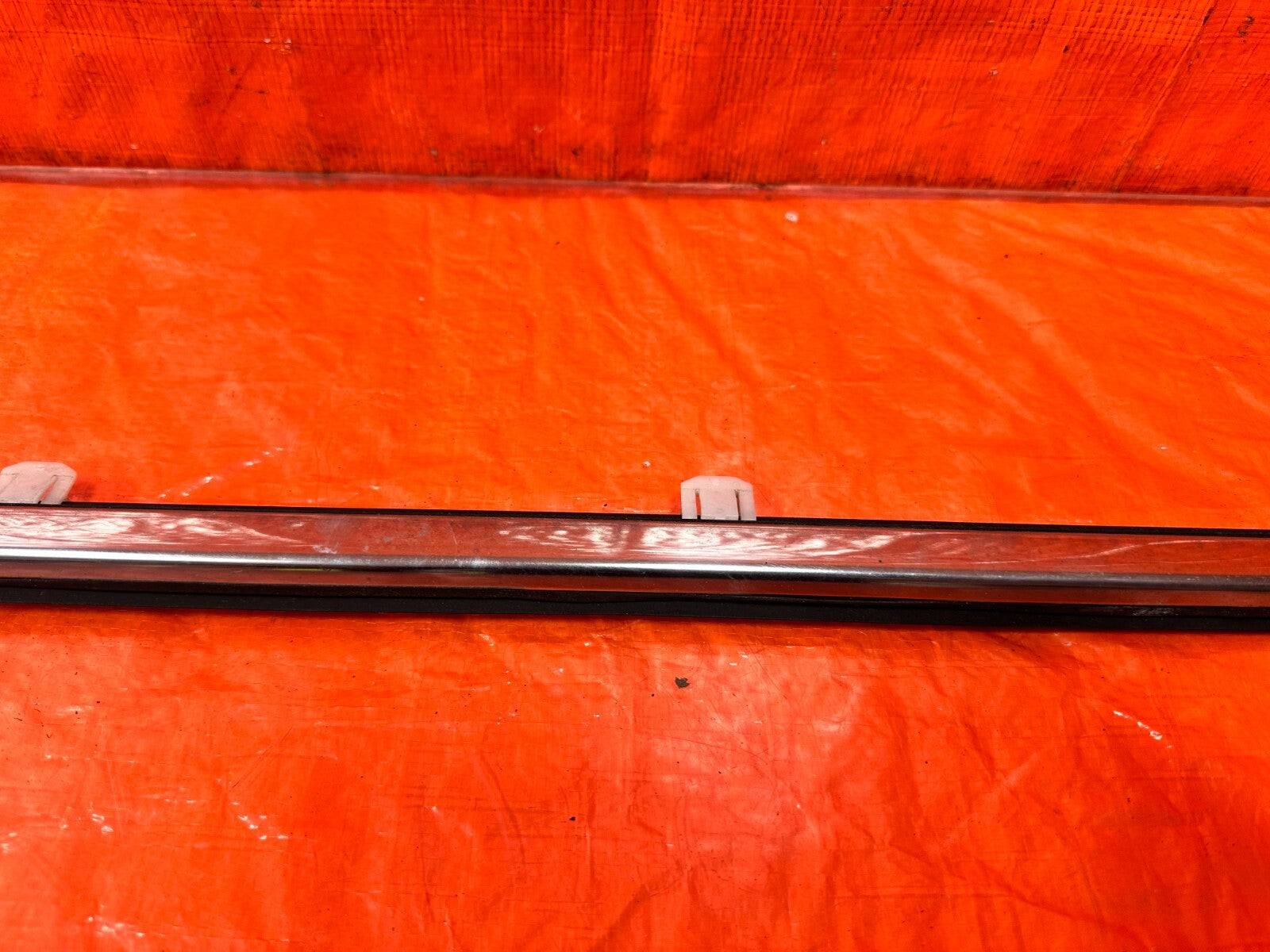 09 14 ACURA TSX   RIGHT FRONT EXTERIOR WINDOW GLASS TRIM BELT MOLDING   OEM #2794