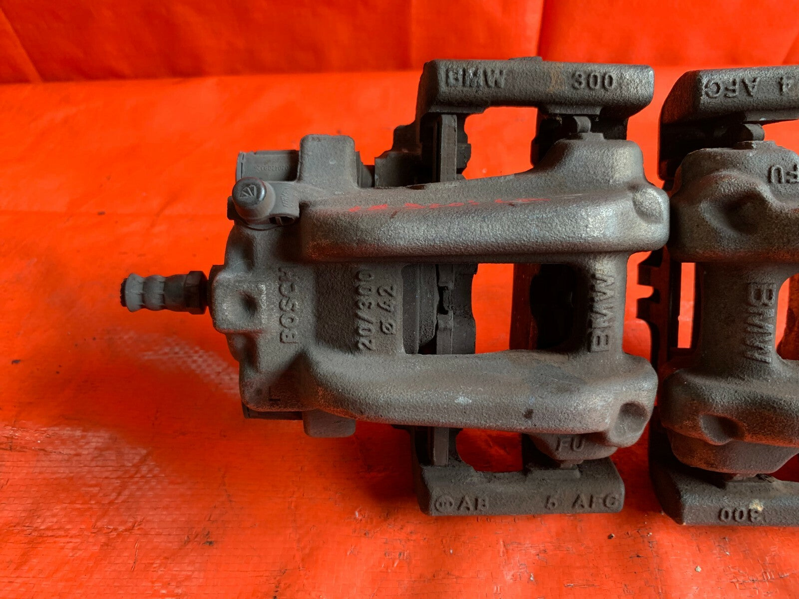 OEM 2015 BMW 320i RWD   REAR BRAKE CALIPER SET   LEFT RIGHT CALIPERS 4
