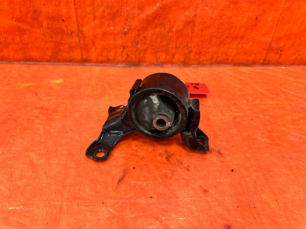 02 06 ACURA RSX   MANUAL TRANS ONLY   SIDE MOUNT TRANSMISSION MOUNT OEM1