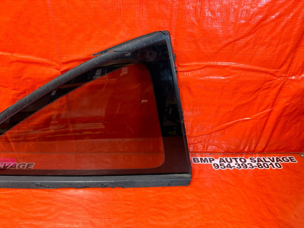 94 01 ACURA INTEGRA 2D   PASSENGER RIGHT REAR 1/4 GLASS WINDOW   OEM FACTORY 2475