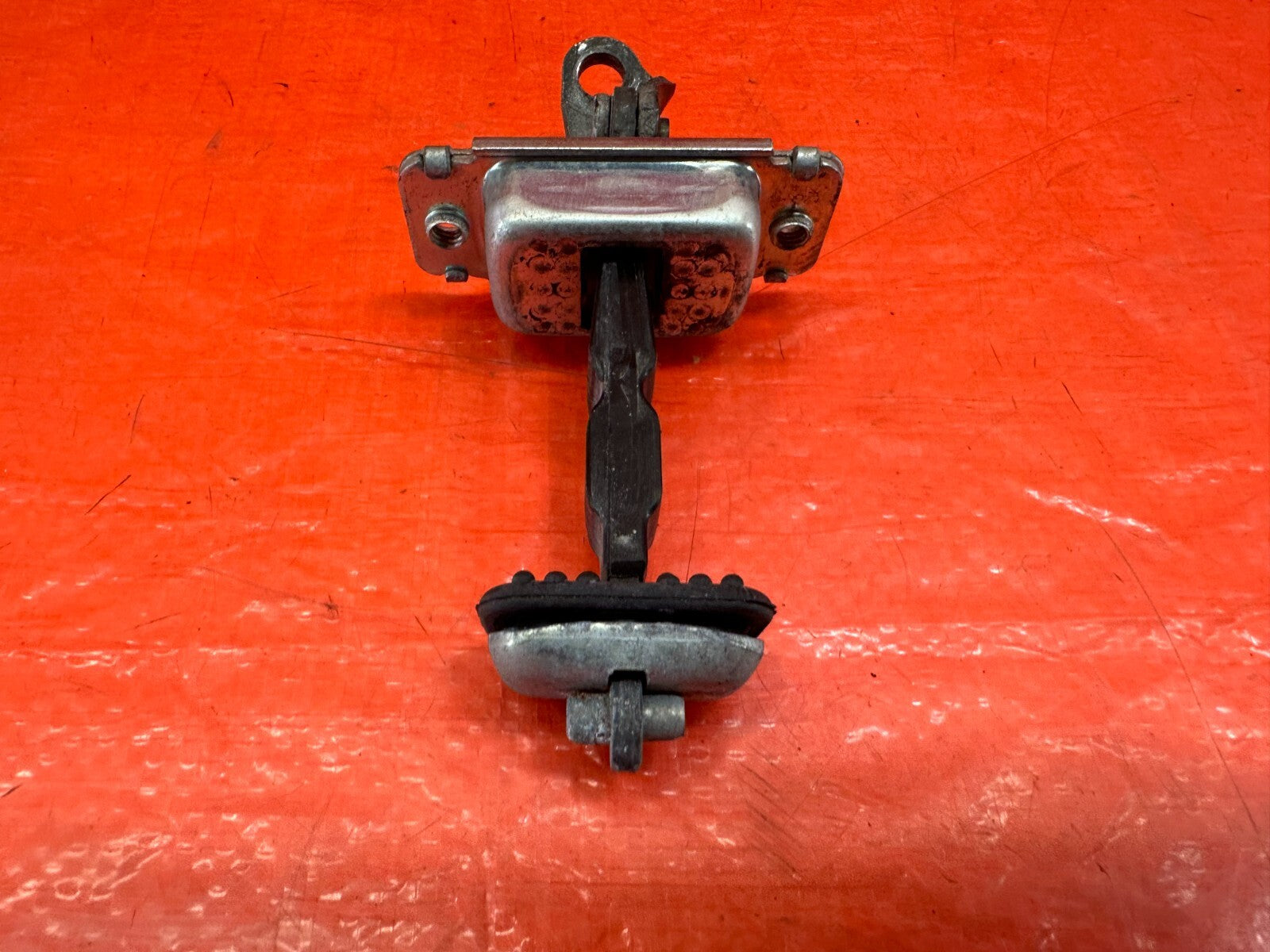 00 09 HONDA S2000   DRIVER LEFT FRONT DOOR CHECKER HINGE ARM STOPPER   OEM #2253