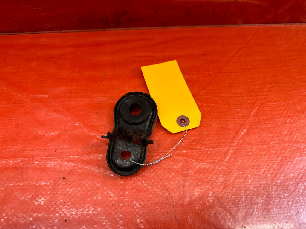 96 00 HONDA CIVIC TOP RADIATOR SUPPORT BRACKET MOUNT HOLDER BUSHING OEM OEM #2313